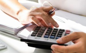 Obraz - Co zrobić, jeśli płatnik pobierze i odprowadzi zawyżoną kwotę zaliczki na podatek dochodowy od osób fizycznych w trakcie roku?